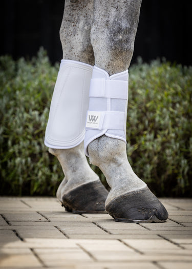 Double Lock Brushing boot | White