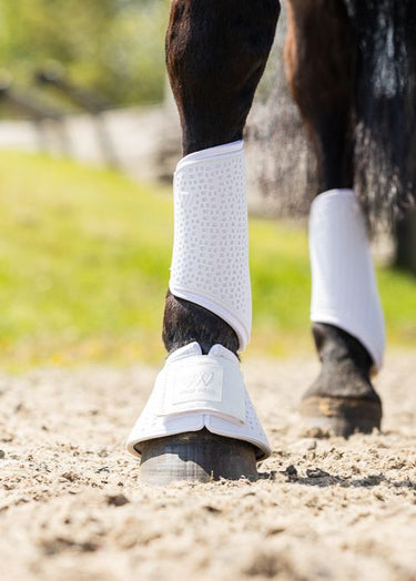 iVent Overreach Boot | White